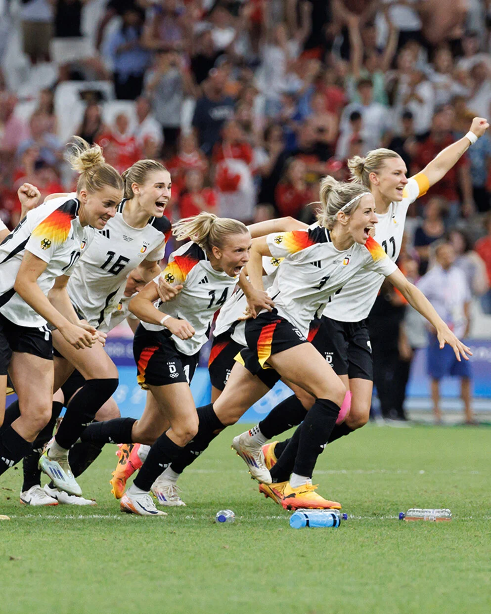 场以其卓越 场以其卓越